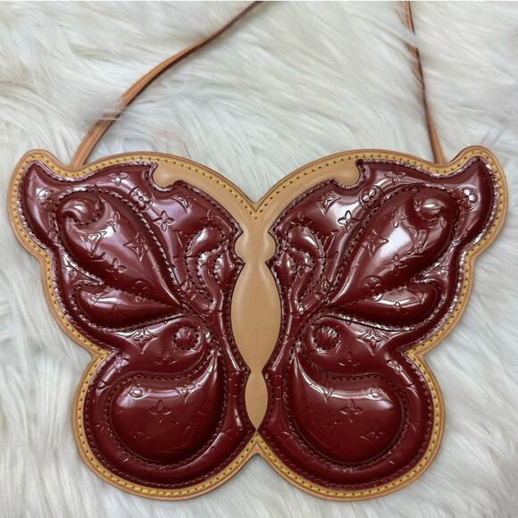 Louis Vuitton Handbags - 💎✨RARE FIND✨💎Authentic LOUIS VUITTON Crossbody Bag